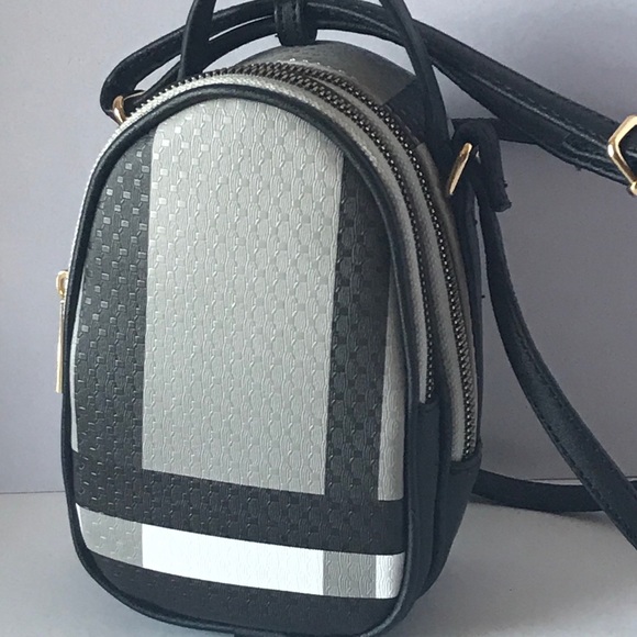 Deluxity Plaid Crossbody Bag 👛 - Picture 5 of 10